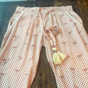 SKEMO Flamingo Pink Print Beaded Unique Pull On Pants! Never worn! Pockets! Med